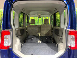 普段のお買い物や通勤、送迎等に十分な荷室スペースを確保しております。セカンドシートを倒すと、大きな荷物の積載も可能です♪