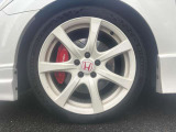 中古車は全てWeb在庫です。現車はストックヤードにて保管しており常時展示はしておりませんので、現車をご確認の場合は事前にお電話にてご連絡お願い致します。075-922-2313 定休日:毎週水曜日