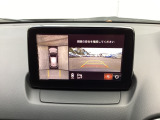 狭い場所での駐車やすれ違いなどでより的確な運転操作に役立つ360&deg;ビューモニターが装備されています。
