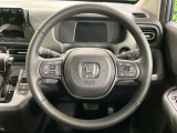 【純正革巻きステアリング】上質な革を使用することで、手にしっかり馴染みとても運転しやすいハンドルです♪