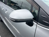 デザイン性だけでなく、ドライバーの巻き込み防止など安全運転をサポート致します!周囲からの視認性にも優れていて安心です!