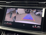●360℃アラウンドビューモニター+バックカメラ『まるで車を上から見渡しているかの如く車両周辺を映し出し、駐車支援をしてくれる便利な機能です!』