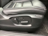 パワーシートで細かな乗車姿勢が調整出来ます