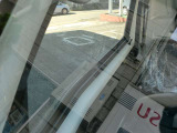 フロントガラス飛び石跡あり(大きめなので気にされる方は来店にて現車確認お願いします。)