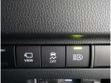 オートマチックハイビームとは、先行車や対向車のライトを認識し、ハイビームとロービームを自動で切り替える機能です。夜道の視界を確保します。詳細は販売店スタッフまでおたずねください。