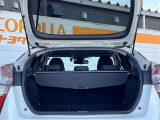 バックドアを開けるとこんな感じ♪ トノカバー付きでプライバシー保護や盗難防止になります。