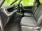 運転席周りの視認性も高く、スムーズな操作を実現。快適なドライビングをサポートします。