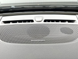 【harman kardon】ハーマンカードンのHi-Fiスペシャリストと共に、モデル別に開発・設計された専用チューニングが臨場感溢れる音響空間を実現しています。