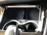 車両の詳細、ご質問につきましては、営業スタッフまでお気軽にご連絡下さいませ。遠方のお客様には実車の詳細動画送信も承ります。お問合せをお待ち致しております。