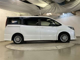 運転席側は手動のスライドドアとなってます。乗り降りや荷物の出し入れが楽になり便利です。