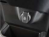 ◆12V電源ソケット◆スマートフォンの充電等にも便利な電源ソケット!使いやすい場所に装備されています。