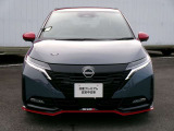 NISMO専用フロントグリル・専用フロントバンパー・専用エンブレム。