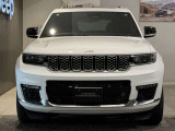 伝統のセブンスロットルグリルが一目でJeepと分かります。