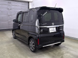 納車時には安全かつ安心してお乗り頂けるようホンダ専門知識を持つ整備スタッフが点検・整備・装備も説明をしてお渡ししております。