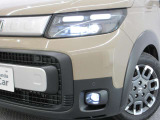 LEDヘッドライトとLEDフォグランプで、夜間の走行も明るい♪