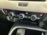 運転席/助手席シートヒーターで寒い日もすぐに温かくなり快適に過ごせます。3段階の温度調整が可能です