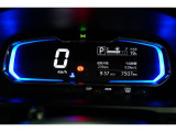 スピードメーターもデジタル表示で運転席からも見やすいです。