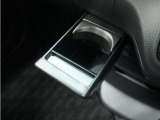 ◆ドリンクホルダー◆手の届きやすい場所にドリンクホルダーがあり、とても便利です。
