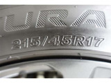 タイヤサイズは215/45R17!!