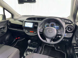 運転席まわりです。 各操作スイッチは使いやすい位置に配置されてます。