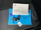 メンテナンスノート【整備記録簿】、取説も揃っています。スマートキーはバッグなどにしまったままボタン操作でエンジンの始動・停止ができて大変便利です。