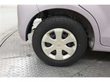 タイヤサイズは155/80R13になります。溝数は約3ミリです。