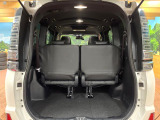 積み下ろしのしやすいデッキにはたっぷりと荷物を積み込んでいただけます。遊びから仕事まで、様々なシーンで頼れます♪