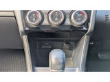 「オートエアコン」が付いています。1年中快適な室内を提供!車内温度を設定すると、風量を自動で調節してくれます。