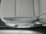 助手席シートです。シートのへたりも目立ちません