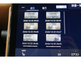 前後ドライブレコーダー搭載。車載カメラの映像を内蔵メモリーに録画。別のカメラを後付けすることなく前後映像を記録できます。録画した映像はディスプレイオーディオの大画面ですぐに再生、確認できます。
