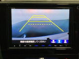 バックでの車庫入れも安心です! リアカメラが付いているバックモニター付のナビを装備しております。操作線もついており距離感も画面から確認できます。