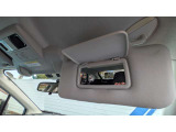 運転席バニティーミラー