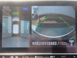 ナビ画面にアラウンドビュ-モニタ-の映像を映し出しています。  狭い場所での車庫入れをサポ-トしてくれる便利アイテムです。