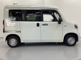 自社整備工場で点検整備をおこなってからお渡ししています。車検が残っている場合は『12ヶ月点検整備』を、車検整備付きの場合は『車検整備』をおこないます。整備費用は車両本体価格に含まれています。