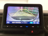 【リアカメラ】後方の距離感や障害物を、モニター越しにそっと教えてくれる機能です。見えにくい場所を確認できる安心感が、落ち着いたハンドル操作を支えます。