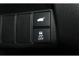 パワーテールゲートはスイッチ一つでらくらく開閉。予約機能で離れたら自動で閉める機能もございます。