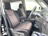 運転席シート廻りは使用感も少なく、良好な状態となっています。前オーナー様が丁寧に使っていたことがよくわかりますね。