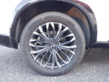 19インチアルミホイール!!格好良くてホイールがあなたの愛車をいっそう輝かせます☆