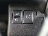 オートマチックハイビームを装備しております☆先行車や対向車のライトを認識し、ハイビームとロービームを自動で切り替える機能です!夜道の視界を確保してくれますので安心ですね♪