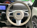 インテリアに合わせたデザインのステアリングは、運転される方のことも考え、運転しやすい形状、大きさです。是非一度、実際に触ってお確かめください。
