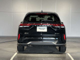 前・後方に車両や壁などの障害物がある場合、クルマが誤操作を察知して、衝突を未然に防ぎます。