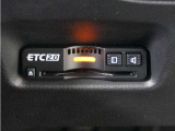 ◆ETC2.0装着◆進化したドライブ体験。料金収受システムだけだったETCが生まれ変わって、高速道路を賢く使うETC2.0に進化しました。多彩な情報サービスが便利で快適なドライブ体験を提供します。