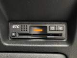 運転席足元にETCがついています。