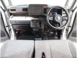 想像以上の広さで、毎日の運転がもっと快適に!みんなくつろげる心地よい室内空間です。