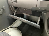 品質には自信があります!ハッピーの品質・キレイなお車をお届けさせていただきたい!そんな気持ちでキレイに仕上げております。フロアマットなどの清掃はもちろん、シート下なども徹底的に清掃しております。