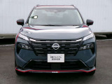 NISMO専用フロントグリル・フロントバンパーロアフィニッシャー・エンブレム。