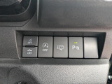 安全機能も豊富なお車です。