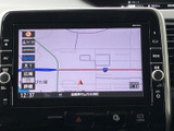 地図上に現在地や道路が表示され、目的地までの道順を確認しやすい画面です。周辺の道路状況を把握しながらルートを設定でき、初めて訪れる場所への移動にも役立ちます。