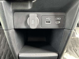 1列目にある12V電源とUSBポートとTypeCコンセントです