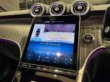 バックカメラにより駐車時の後方確認も楽にできます。